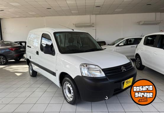 Utilitarios - Citroen Berlingo Furgon 2023 Nafta 24000Km - En Venta