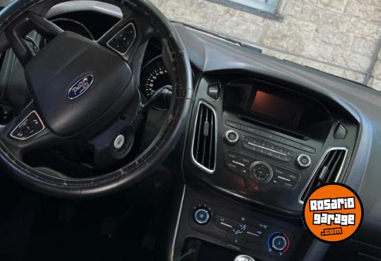 Autos - Ford Focus se 1.6 manual 2018 Nafta 214000Km - En Venta