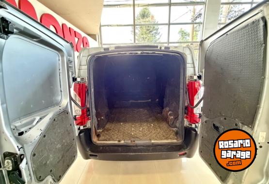 Utilitarios - Peugeot Expert 2014 Diesel 296000Km - En Venta