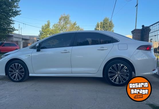 Autos - Toyota Corolla hybrid SEG 2022 Electrico / Hibrido 75000Km - En Venta