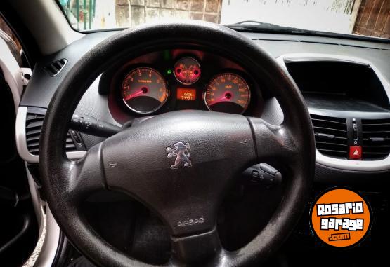 Autos - Peugeot 207 2012 GNC 152000Km - En Venta