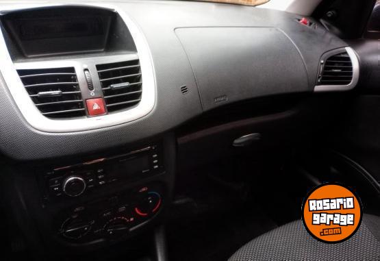 Autos - Peugeot 207 2012 GNC 152000Km - En Venta