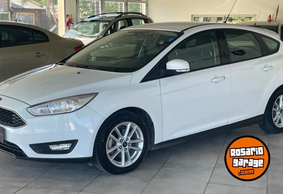 Autos - Ford Focus SE línea 2016 2015 Nafta 98000Km - En Venta
