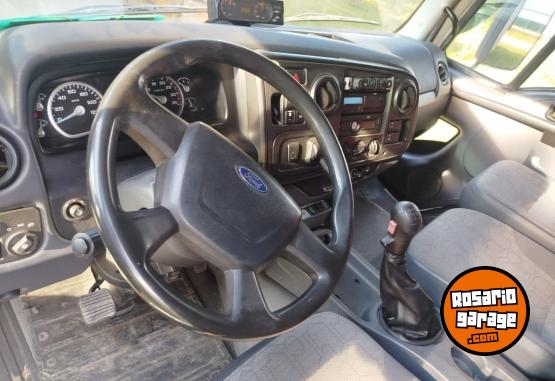 Camiones y Gr�as - Vendo Ford Cargo 1519. A�o 2018 - En Venta