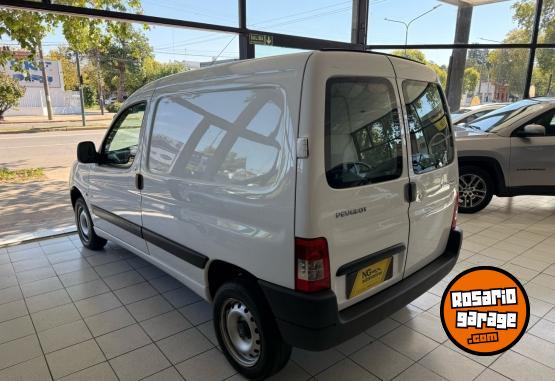 Utilitarios - Peugeot Partner Furgon 2017 Diesel 150000Km - En Venta