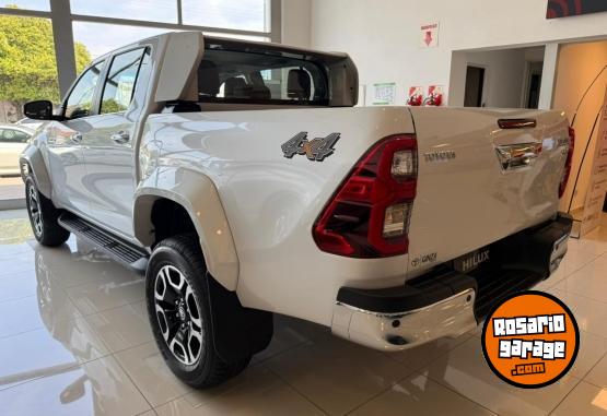 Camionetas - Toyota Hilux SRX 4x4 2026 Diesel 0Km - En Venta