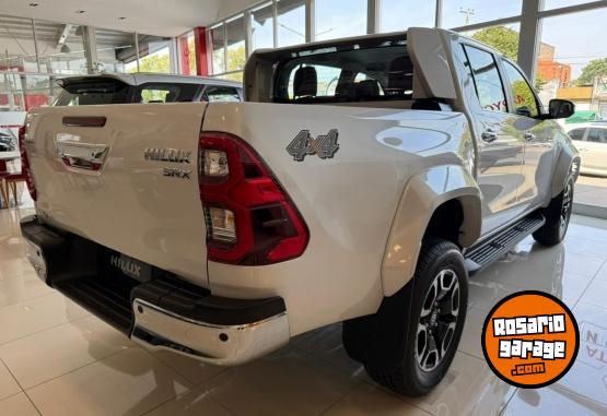 Camionetas - Toyota Hilux SRX 4x4 2026 Diesel 0Km - En Venta