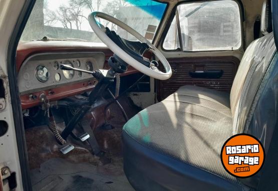 Camiones y Gr�as - FORD 700 - En Venta