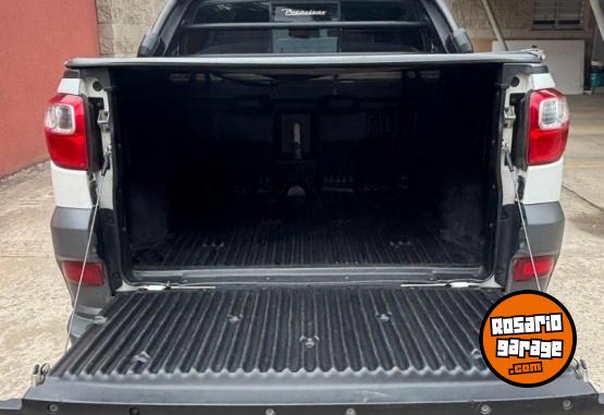 Utilitarios - Fiat STRADA ADVENTURE 2019 GNC 148000Km - En Venta