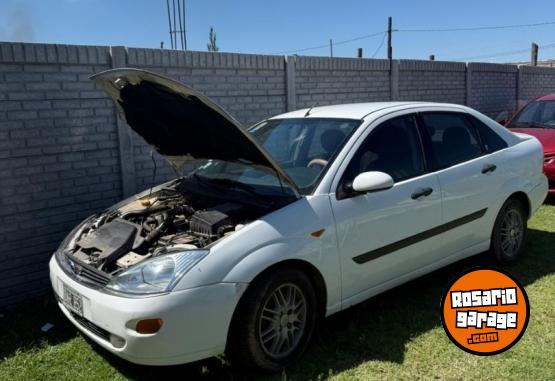 Autos - Ford Focus 2000 Nafta 277000Km - En Venta
