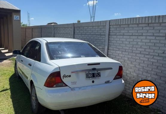 Autos - Ford Focus 2000 Nafta 277000Km - En Venta