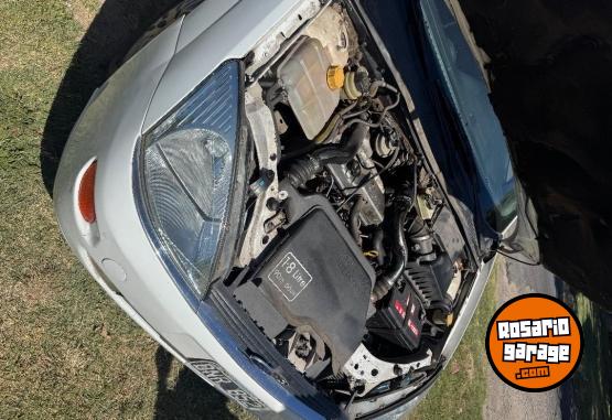 Autos - Ford Focus 2000 Nafta 277000Km - En Venta