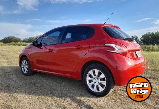 Autos - Peugeot 208 2014 Nafta 62283Km - En Venta