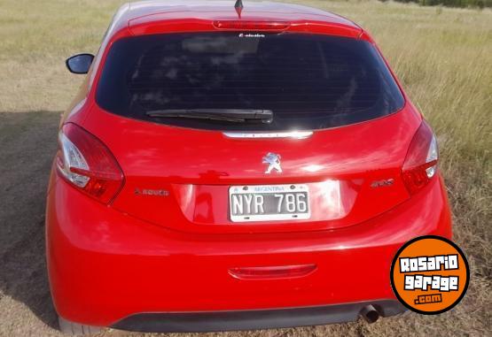 Autos - Peugeot 208 2014 Nafta 62283Km - En Venta
