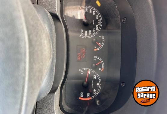 Camionetas - Fiat Strada trekking 2011 Diesel 198000Km - En Venta