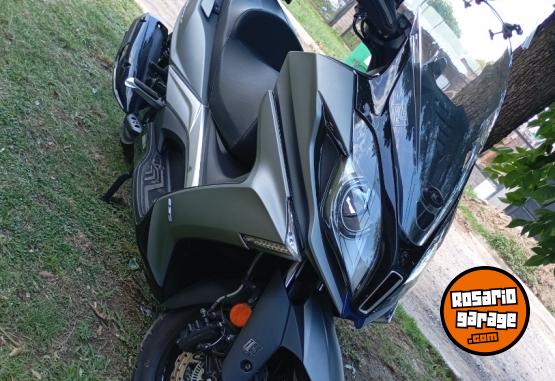 Motos - Kymco Downtown 350 2025 Nafta 4800Km - En Venta