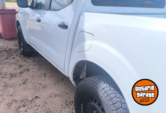 Camionetas - Nissan Frontier 2023 Diesel 150000Km - En Venta