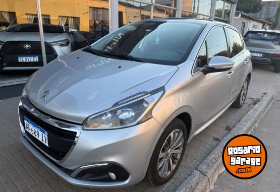 Autos - Peugeot 208 2016 Nafta 82000Km - En Venta