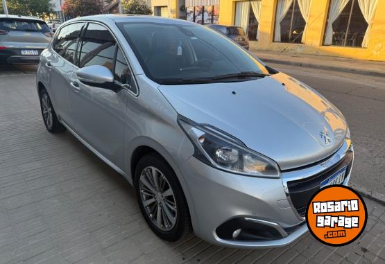 Autos - Peugeot 208 2016 Nafta 82000Km - En Venta
