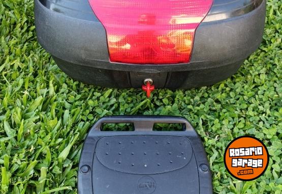 Accesorios para Motos - Baules y top case GIVI - En Venta