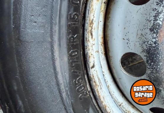 Accesorios para Autos - Vendo 2 cubiertas - En Venta