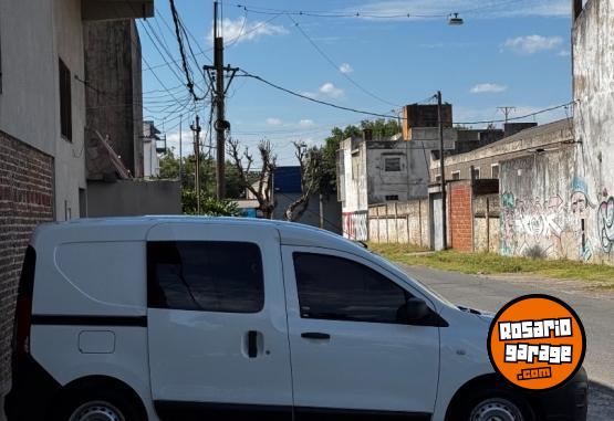 Utilitarios - Renault Furg�n mixto 2018 Nafta 204000Km - En Venta