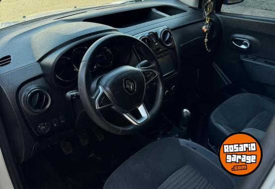 Utilitarios - Renault Furg�n mixto 2018 Nafta 204000Km - En Venta