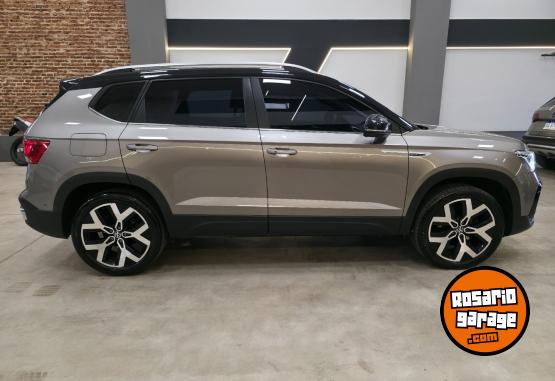 Autos - Volkswagen VW TAOS HIGHLINE BI TONO 2024 Nafta 27000Km - En Venta