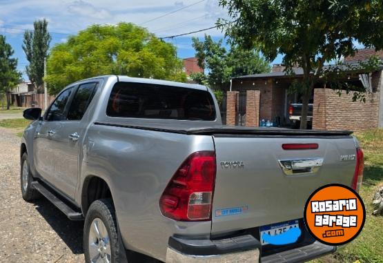 Camionetas - Toyota Hilux 2016 Diesel 174600Km - En Venta