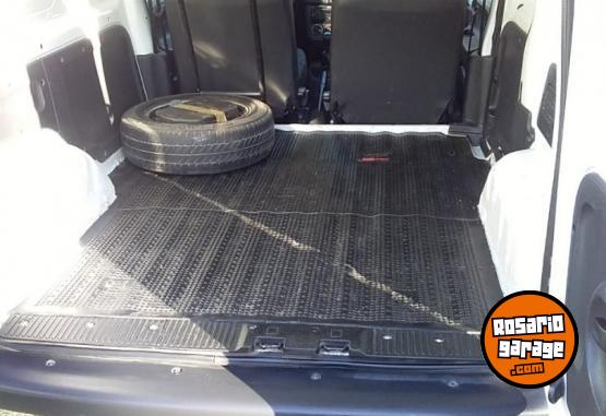 Utilitarios - Renault KANGOO 2017 GNC 120000Km - En Venta