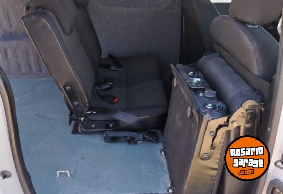 Utilitarios - Renault KANGOO 1.6 EXPRESS 5 A 2024 Nafta 50000Km - En Venta