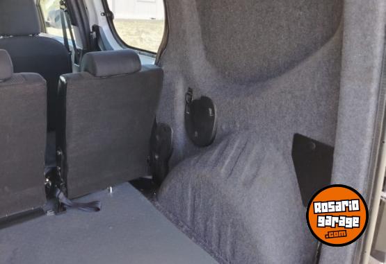 Utilitarios - Renault KANGOO 1.6 EXPRESS 5 A 2024 Nafta 50000Km - En Venta