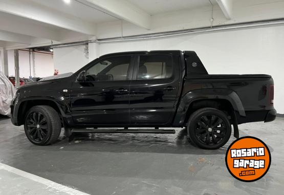 Camionetas - Volkswagen AMAROK BLACK STYLE 258CV 2023 Nafta 134689Km - En Venta