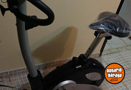 Deportes - Bici fija Magn�tica Daiwa Fitness - En Venta