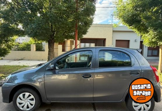 Autos - Toyota Etios 2022 Nafta 17500Km - En Venta