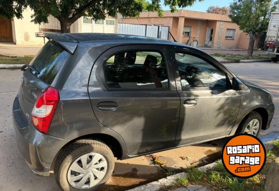 Autos - Toyota Etios 2022 Nafta 17500Km - En Venta