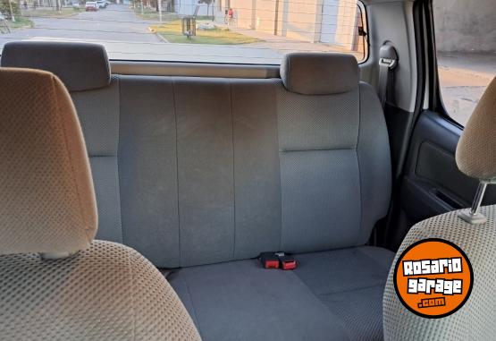 Camionetas - Toyota Hilux 2013 Diesel 198200Km - En Venta