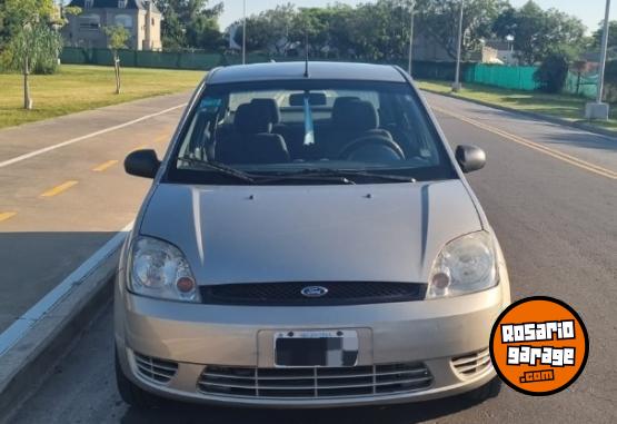Autos - Ford Fiesta Max 2006 Nafta 178700Km - En Venta