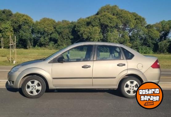 Autos - Ford Fiesta Max 2006 Nafta 178700Km - En Venta