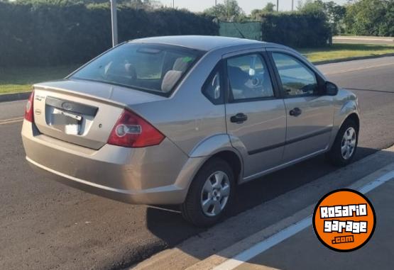 Autos - Ford Fiesta Max 2006 Nafta 178700Km - En Venta