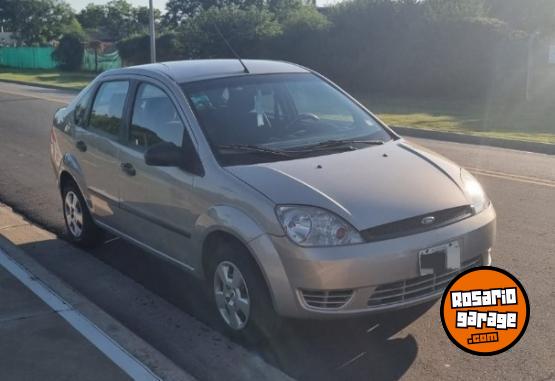 Autos - Ford Fiesta Max 2006 Nafta 178700Km - En Venta