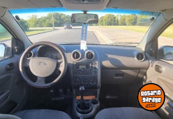 Autos - Ford Fiesta Max 2006 Nafta 178700Km - En Venta