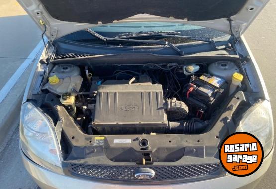 Autos - Ford Fiesta Max 2006 Nafta 178700Km - En Venta