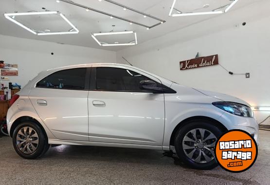 Autos - Chevrolet 2021 onix black 2021 Nafta 70000Km - En Venta