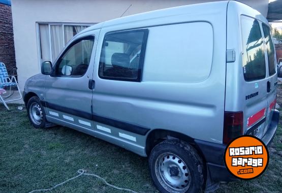 Utilitarios - Peugeot Parnert 2008 Diesel 250000Km - En Venta
