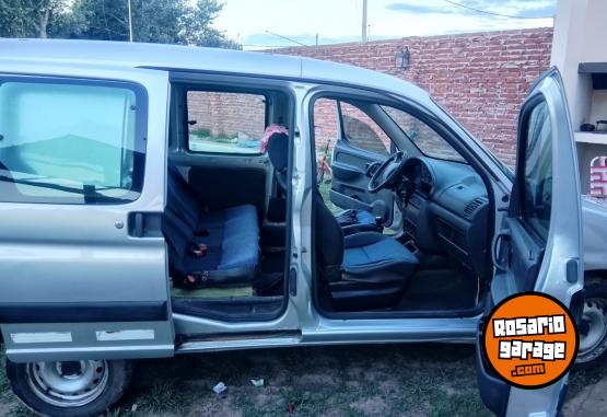 Utilitarios - Peugeot Parnert 2008 Diesel 250000Km - En Venta