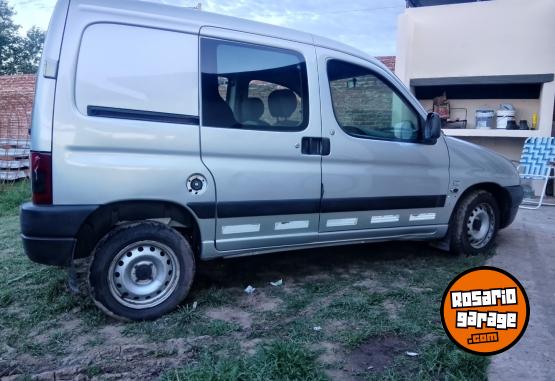 Utilitarios - Peugeot Parnert 2008 Diesel 250000Km - En Venta