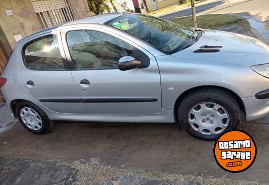 Autos - Peugeot 206 2004 Nafta 114000Km - En Venta