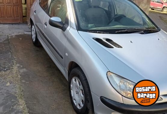 Autos - Peugeot 206 2004 Nafta 114000Km - En Venta