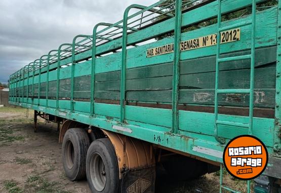 Camiones y Gr�as - SEMI GANADERO - En Venta